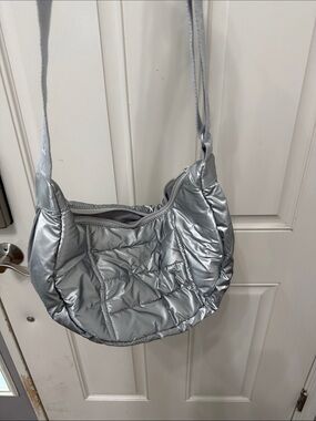 Quilted Metallic Silver Shoulder Bag - Unbranded